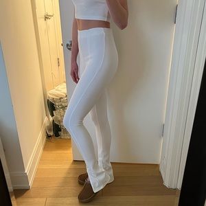 Ribbed legging with slits